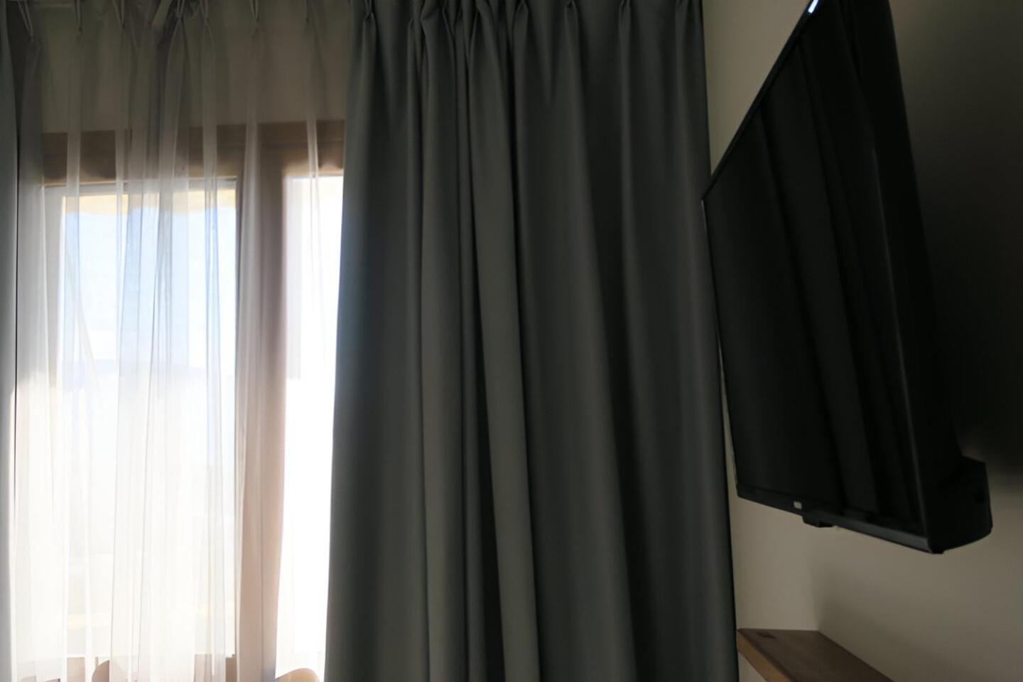 Doko Hotel Radhimë Екстериор снимка