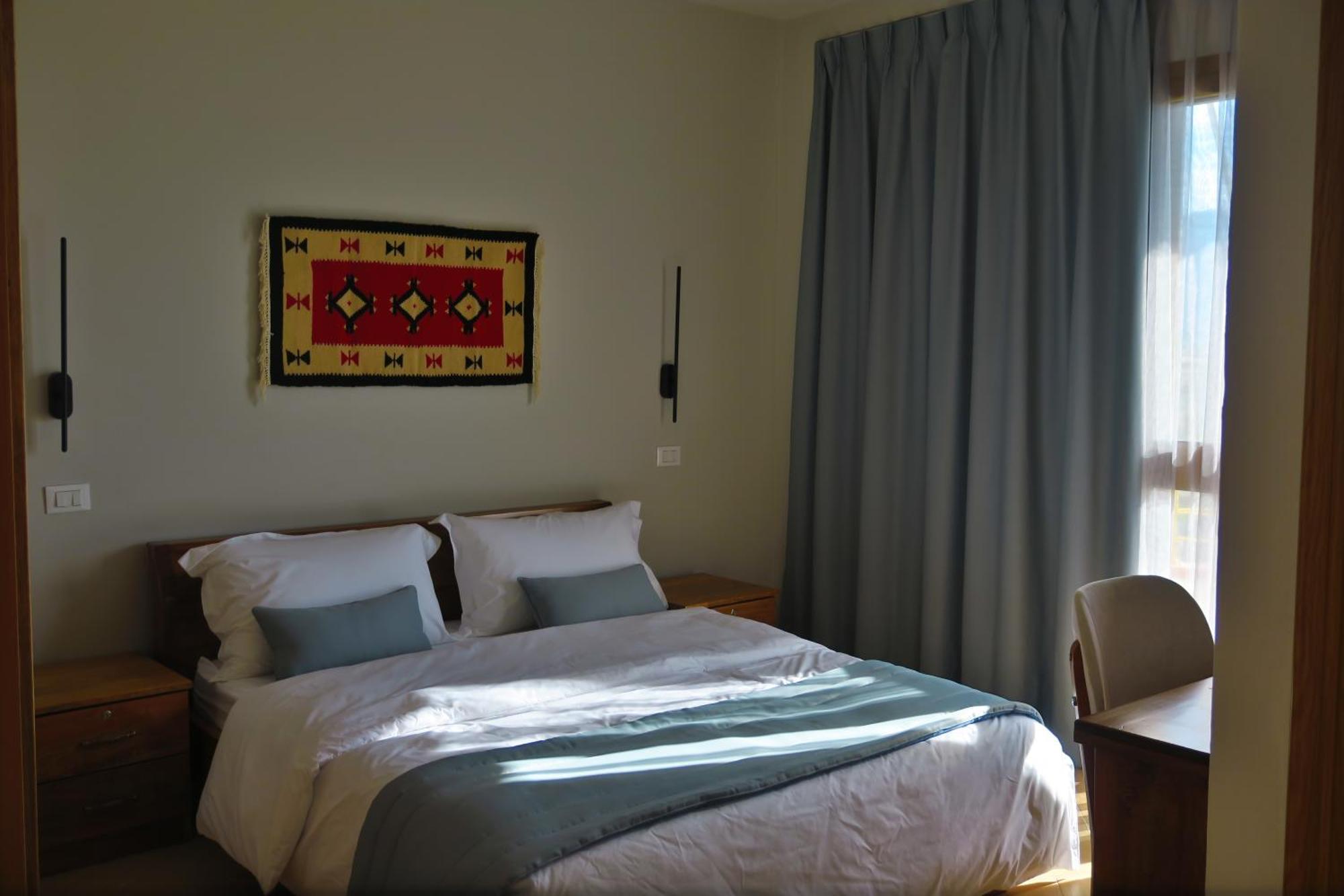 Doko Hotel Radhimë Екстериор снимка