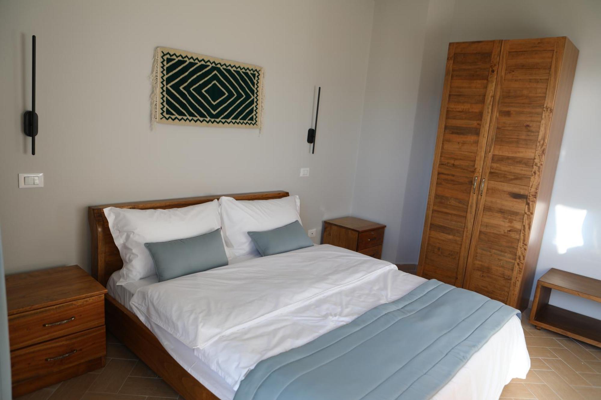 Doko Hotel Radhimë Екстериор снимка